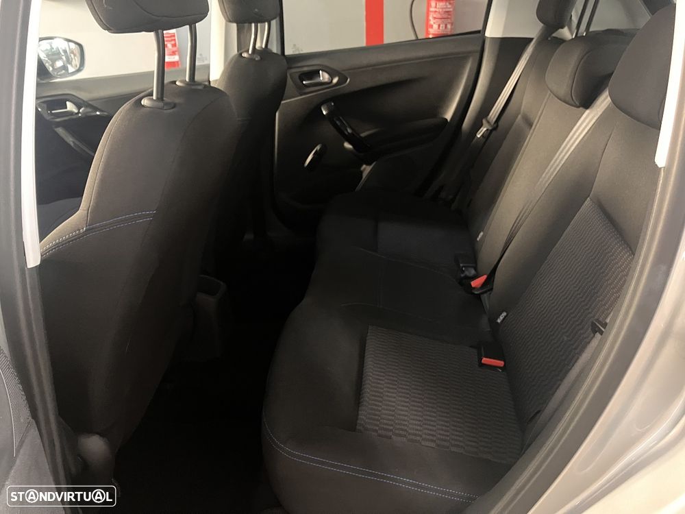 Peugeot 208 1.6 BlueHDi Style - 15