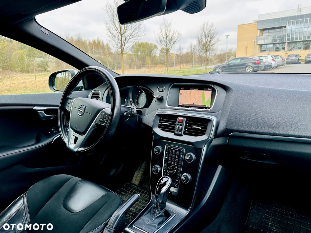 Volvo V40 T3 Drive-E R-Design Momentum - 28