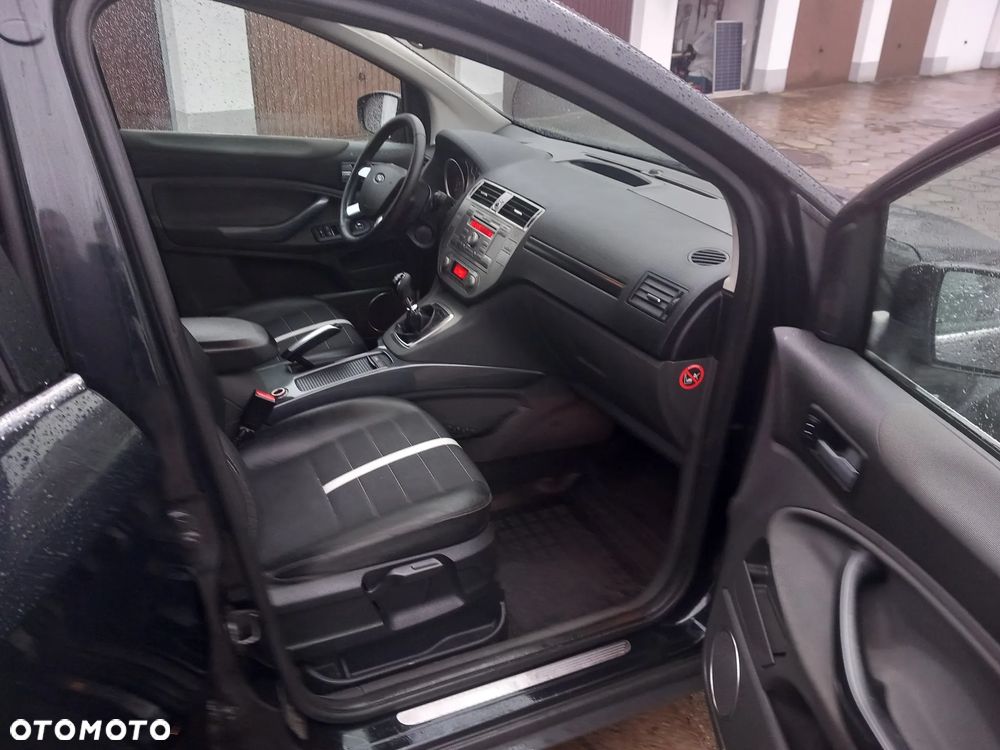 Ford Kuga 2.0 TDCi 2x4 Titanium - 13