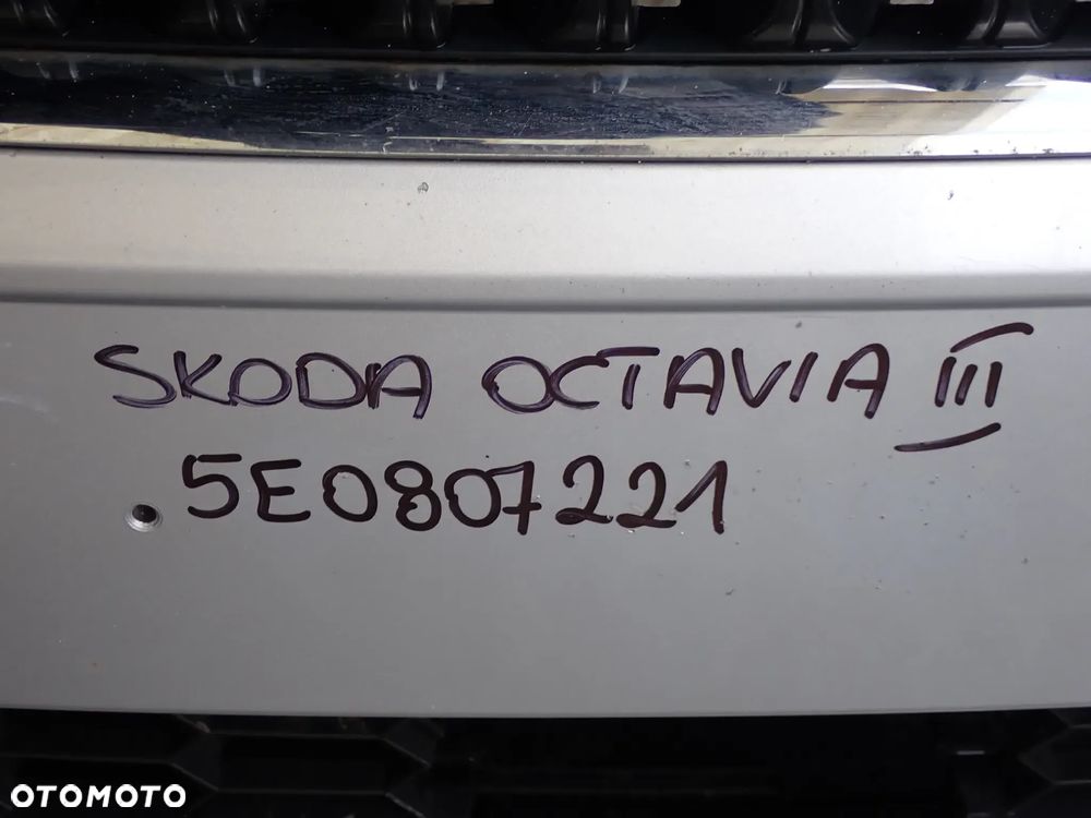SKODA OCTAVIA III SEDAN KOD LAKIERU LA7W - ZDERZAK PRZÓD +MASKA +BŁOTNIK LEWY / PRAWY -  DRZWI LEWY /PRAWY PRZÓD /TYŁ - ZDERZAK TYŁ - 12