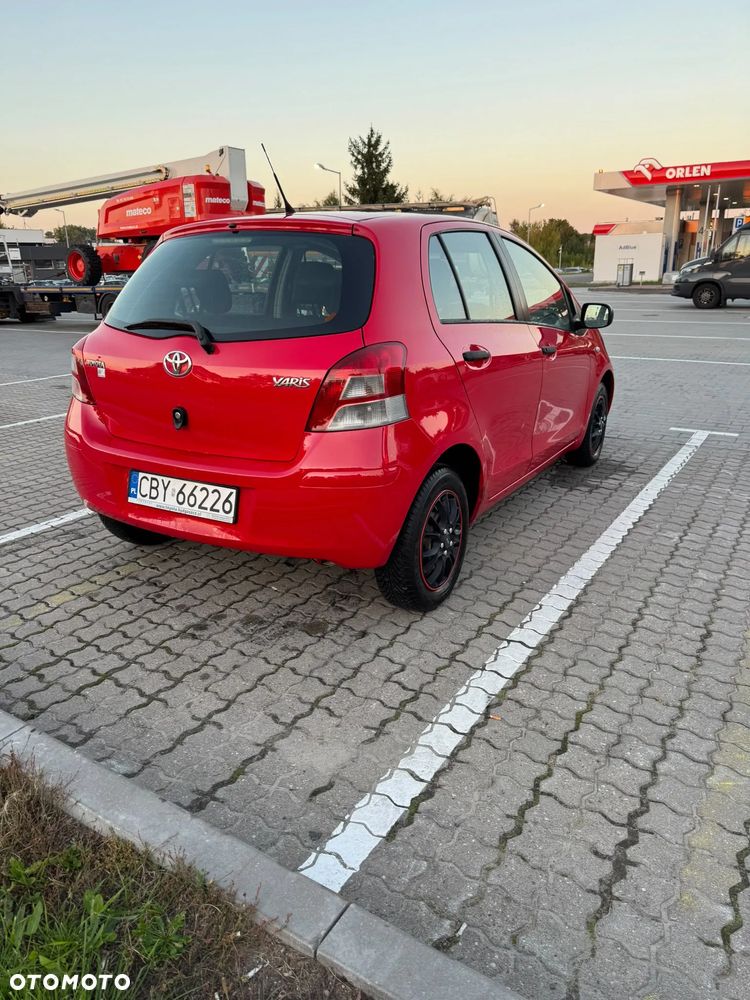Toyota Yaris - 4