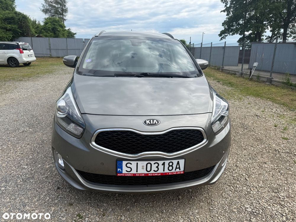 Kia Carens - 9