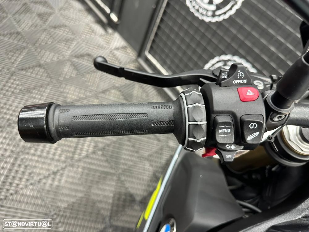 BMW S 1000 R (PACK COMFORT E DYNAMIC, AKRAPOVIC) - 3