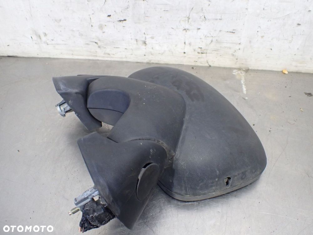 LUSTERKO LEWE ELEKTRYCZNE RENAULT TRAFIC II 1.9 - 4