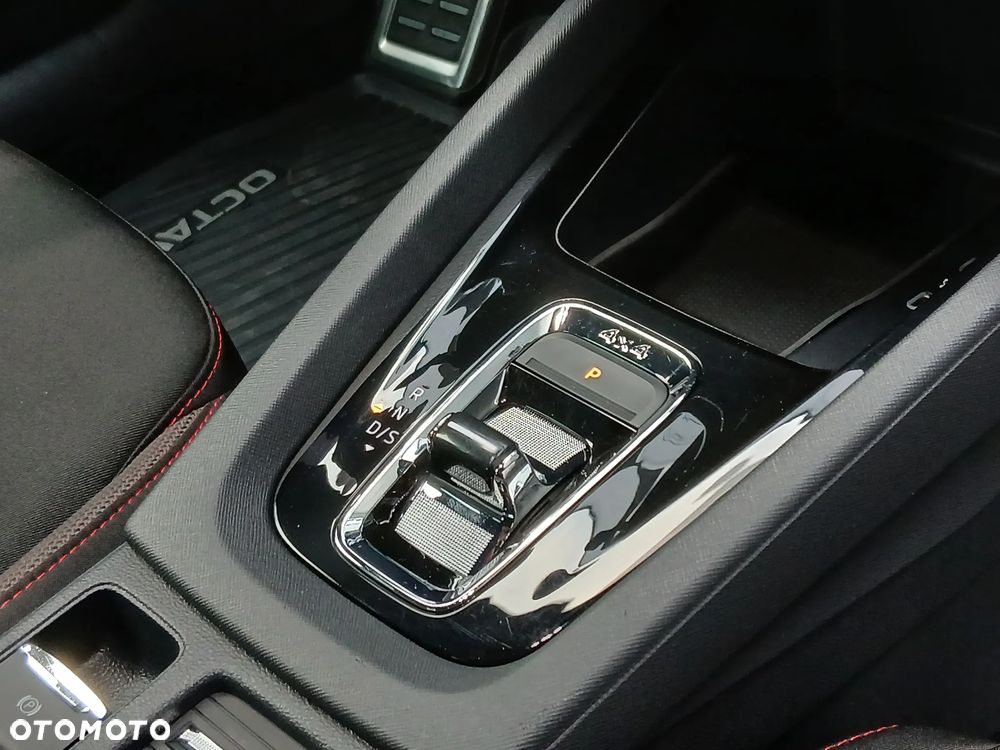 Skoda Octavia 2.0 TDI RS DSG - 21