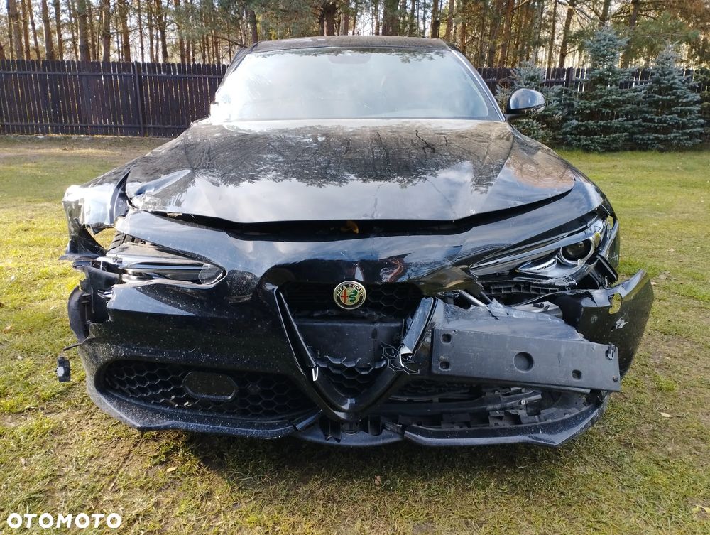 Alfa Romeo Giulia - 1