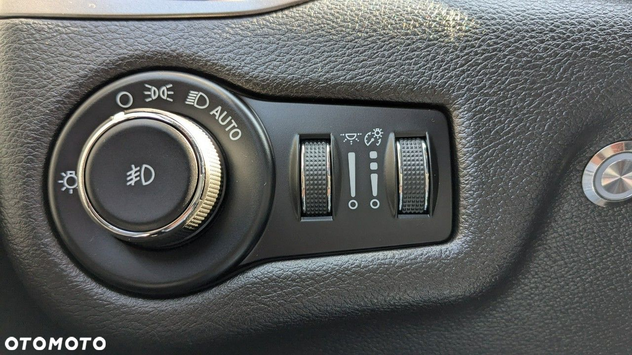 Jeep Cherokee - 39