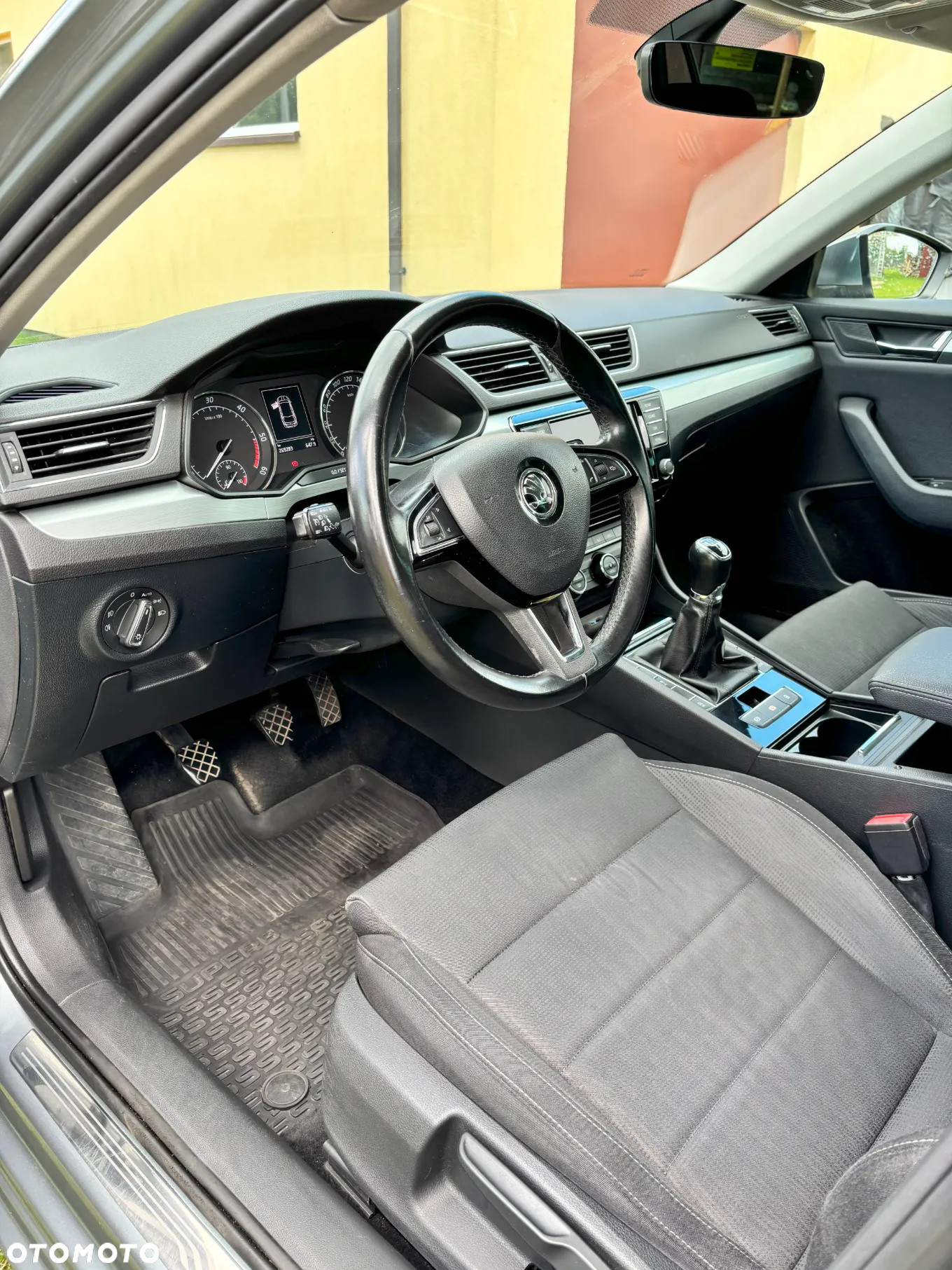 Skoda Superb 2.0 TDI Ambition - 8