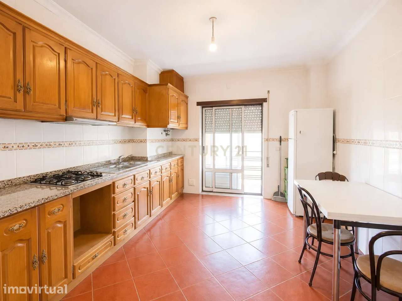 T4 na Guarda com Excelente Luminosidade, Varandas e Box - Grande imagem: 4/25