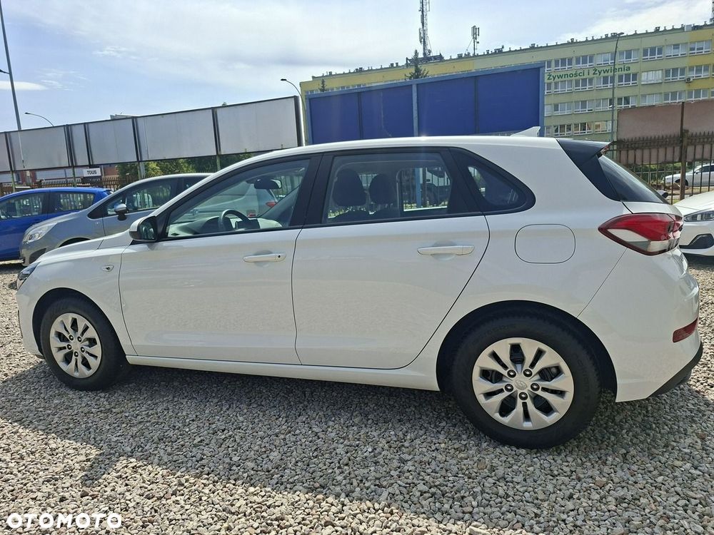 Hyundai i30 1.5 DPI Classic + - 3