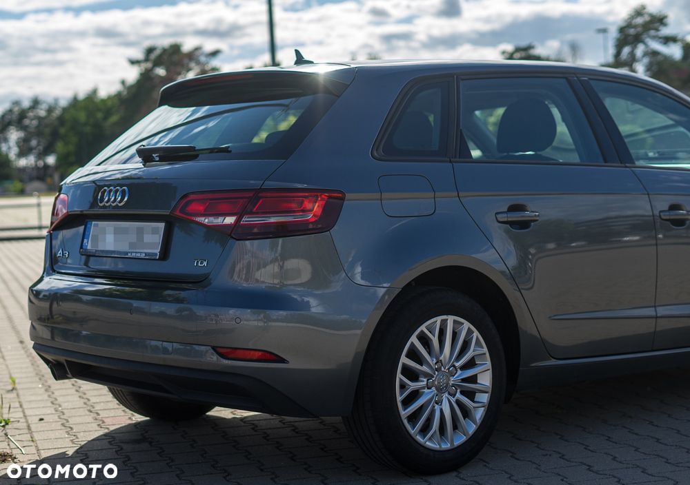 Audi A3 Sportback 1.6 TDI S tronic - 9