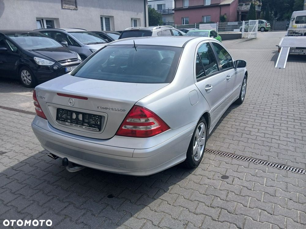 Mercedes-Benz Klasa C 180 Kompressor Automatik Classic Sport Edition - 4