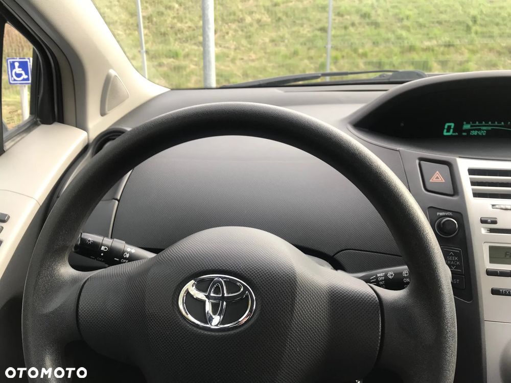 Toyota Yaris 1.0 Terra A/C - 18