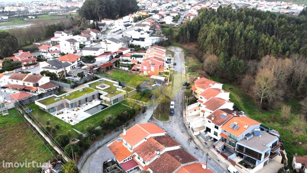 Moradia T3 em Felgueiras c/ 3 pisos - Grande imagem: 4/24