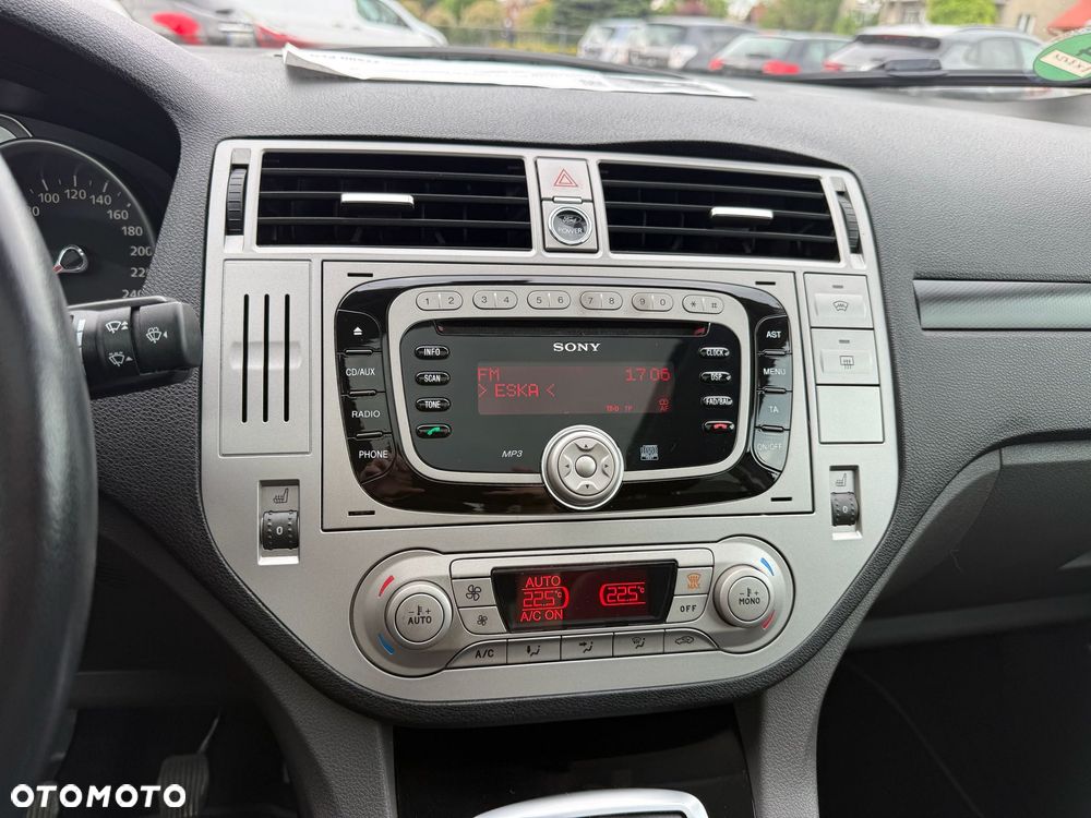 Ford Kuga 2.0 TDCi 4x4 Titanium - 10