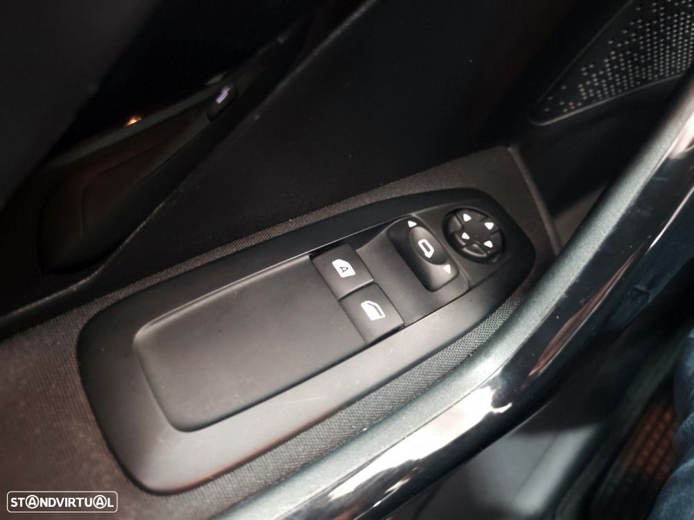 Peugeot 208 1.2 VTi Active - 28