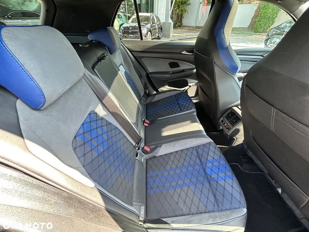 Volkswagen Golf - 16