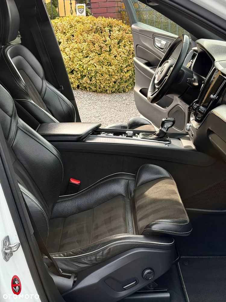 Volvo XC 60 D4 AWD R-Design - 21