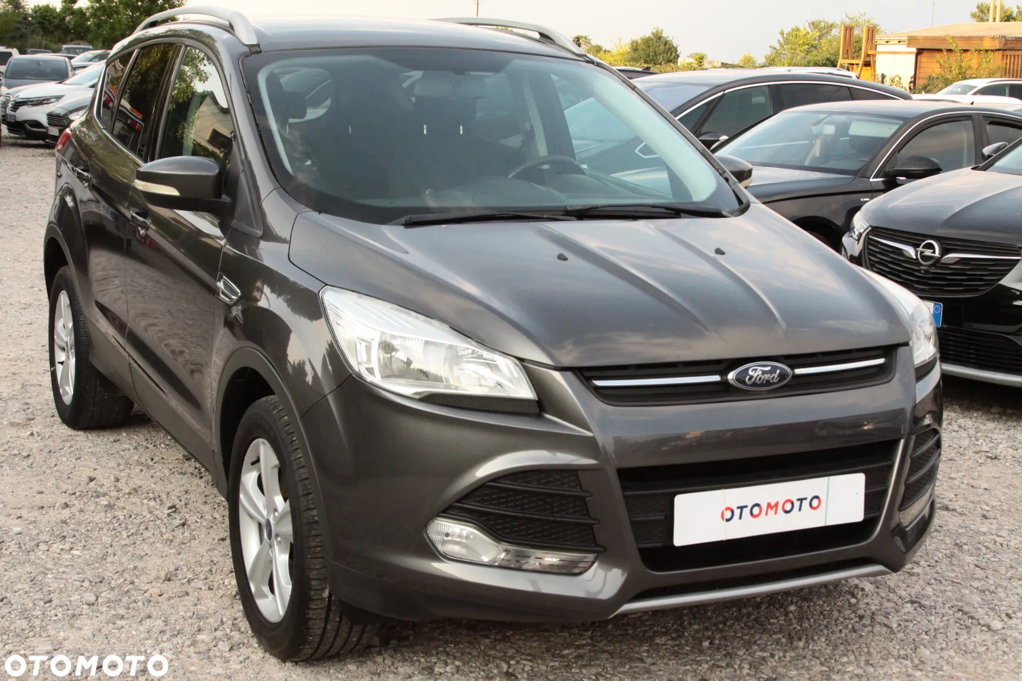 Ford Kuga 2.0 TDCi 2x4 Titanium - 3