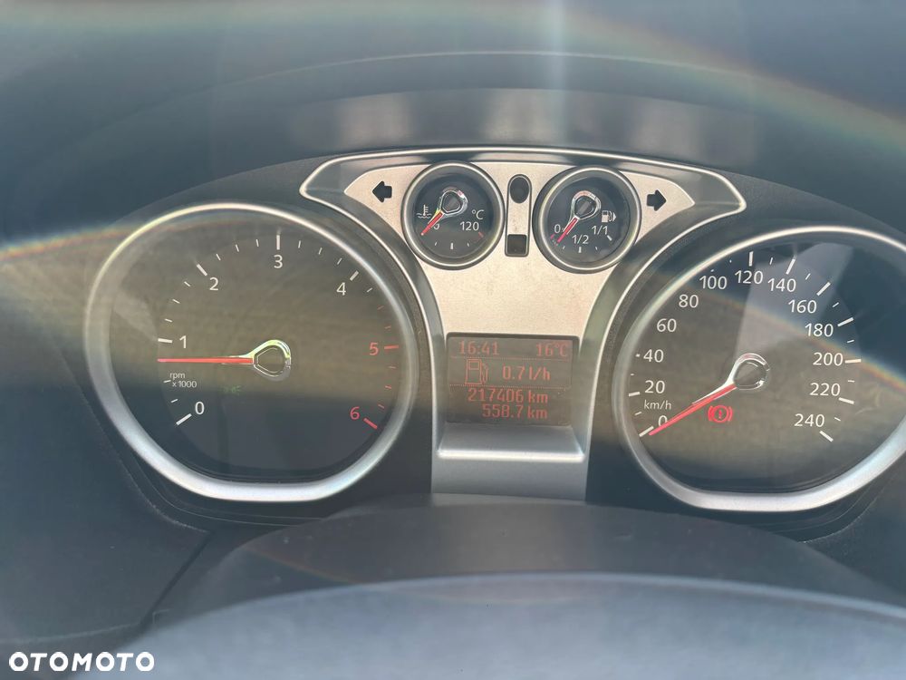 Ford Focus 1.6 TDCi DPF Style - 13