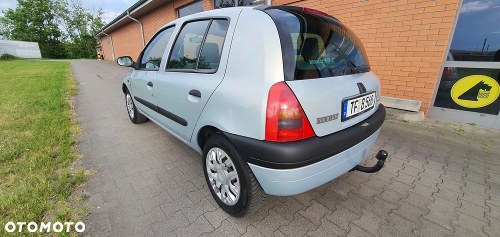 Renault Clio - 9
