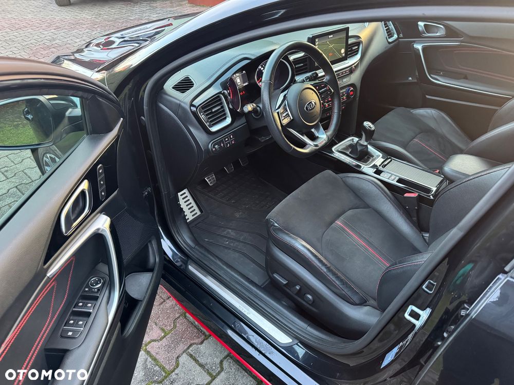 Kia ProCeed 1.6 T-GDI GT - 14