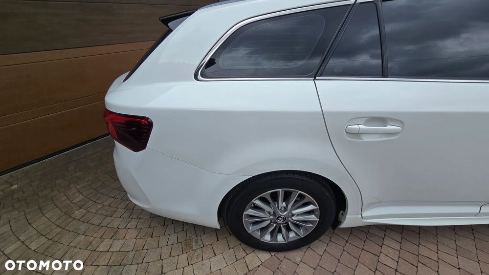 Toyota Avensis - 21