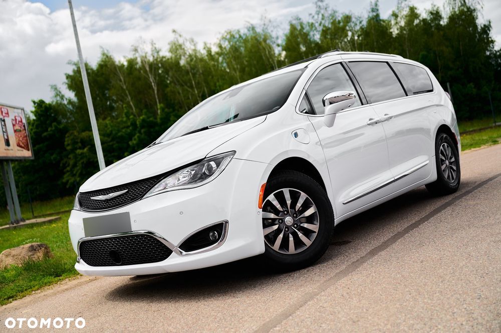 Chrysler Pacifica - 1