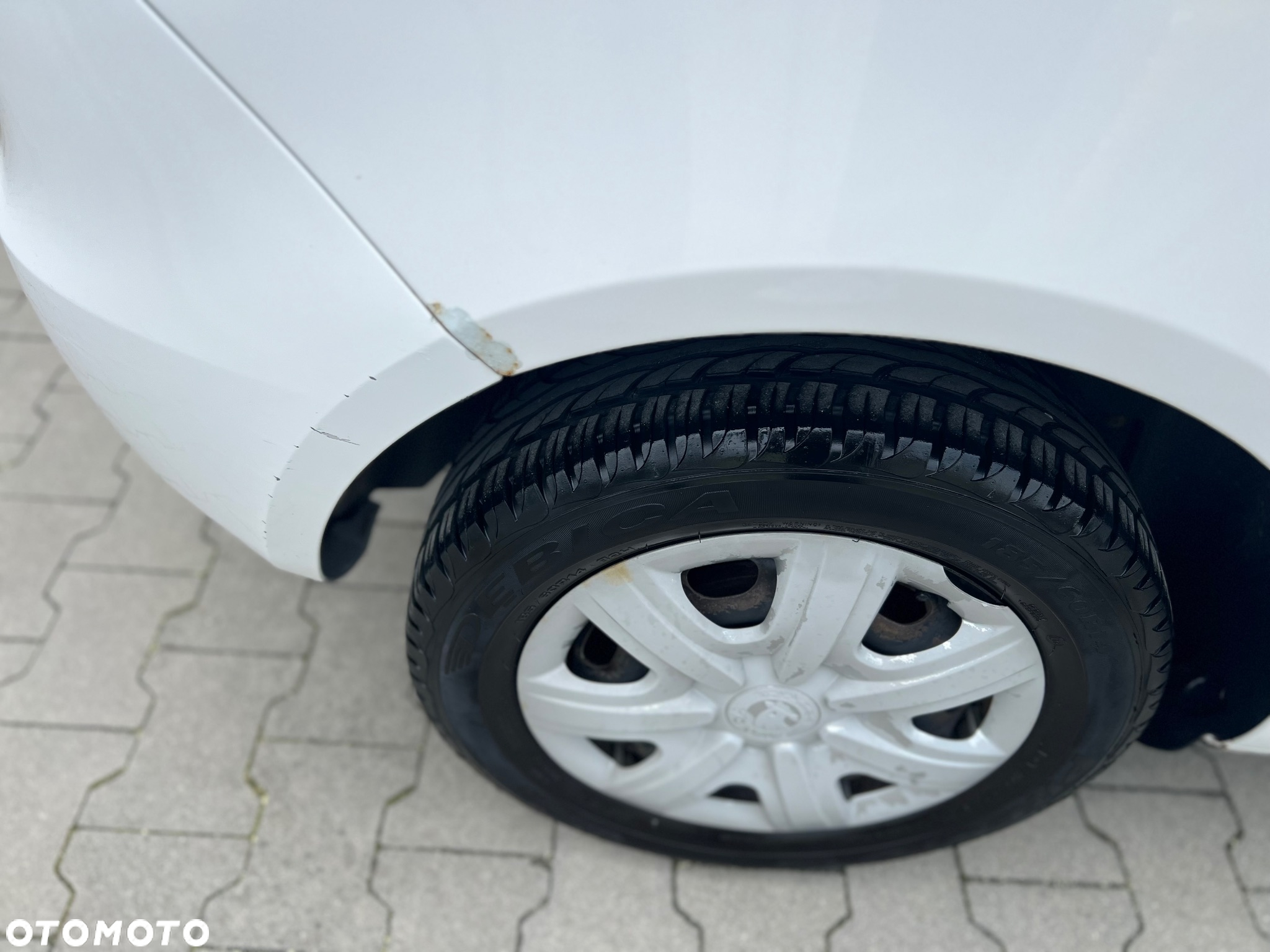 Skoda Fabia 1.4 16V Active - 13