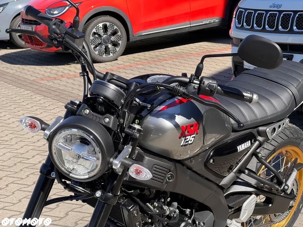 Yamaha XSR - 4