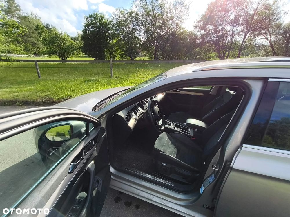 Volkswagen Passat - 8