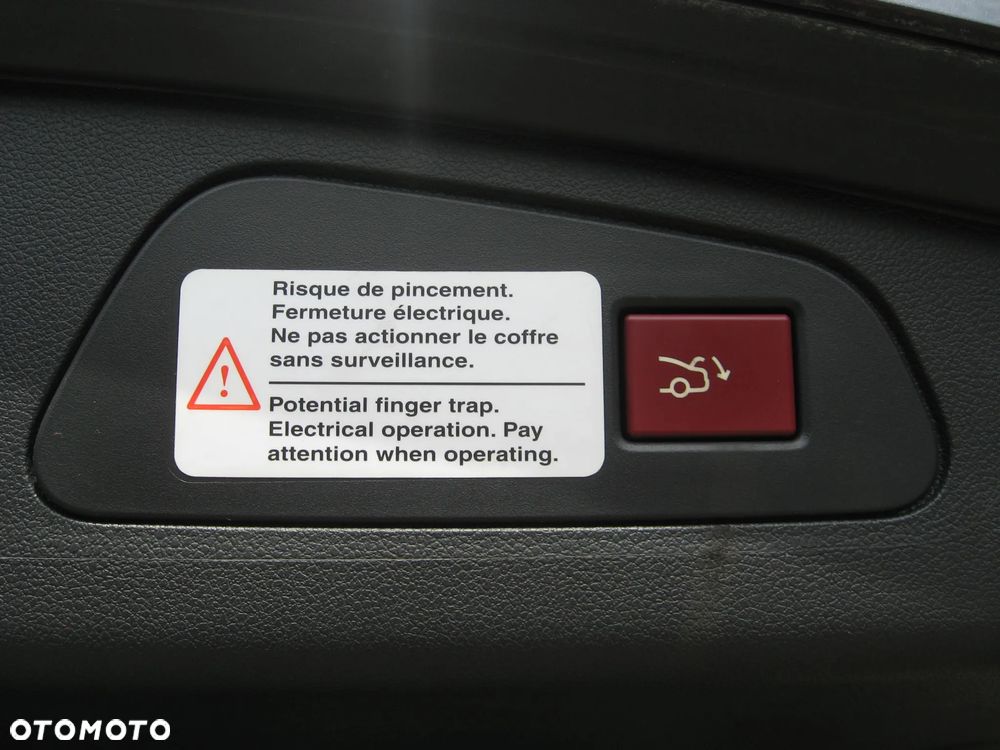 Peugeot 508 RXH Hybrid4 - 17