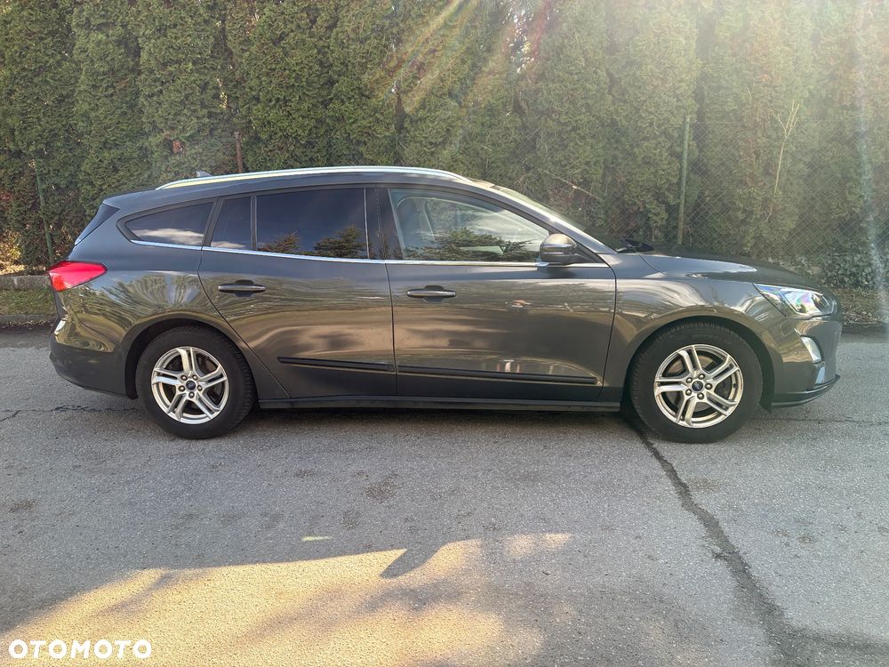 Ford Focus 1.5 EcoBlue Start-Stopp-System COOL&CONNECT DESIGN - 4