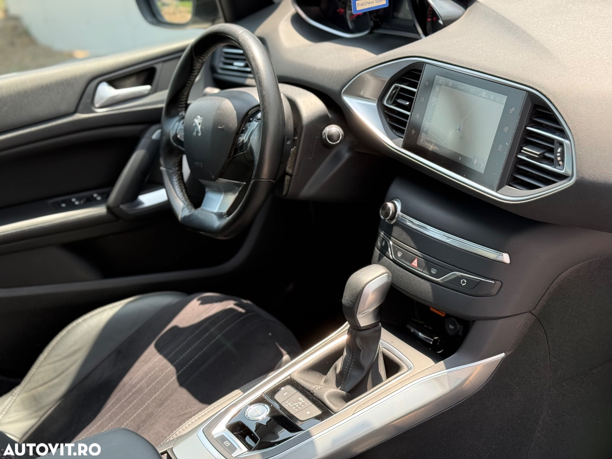 Peugeot 308 1.2 L PureTech Turbo Allure Aut. - 8