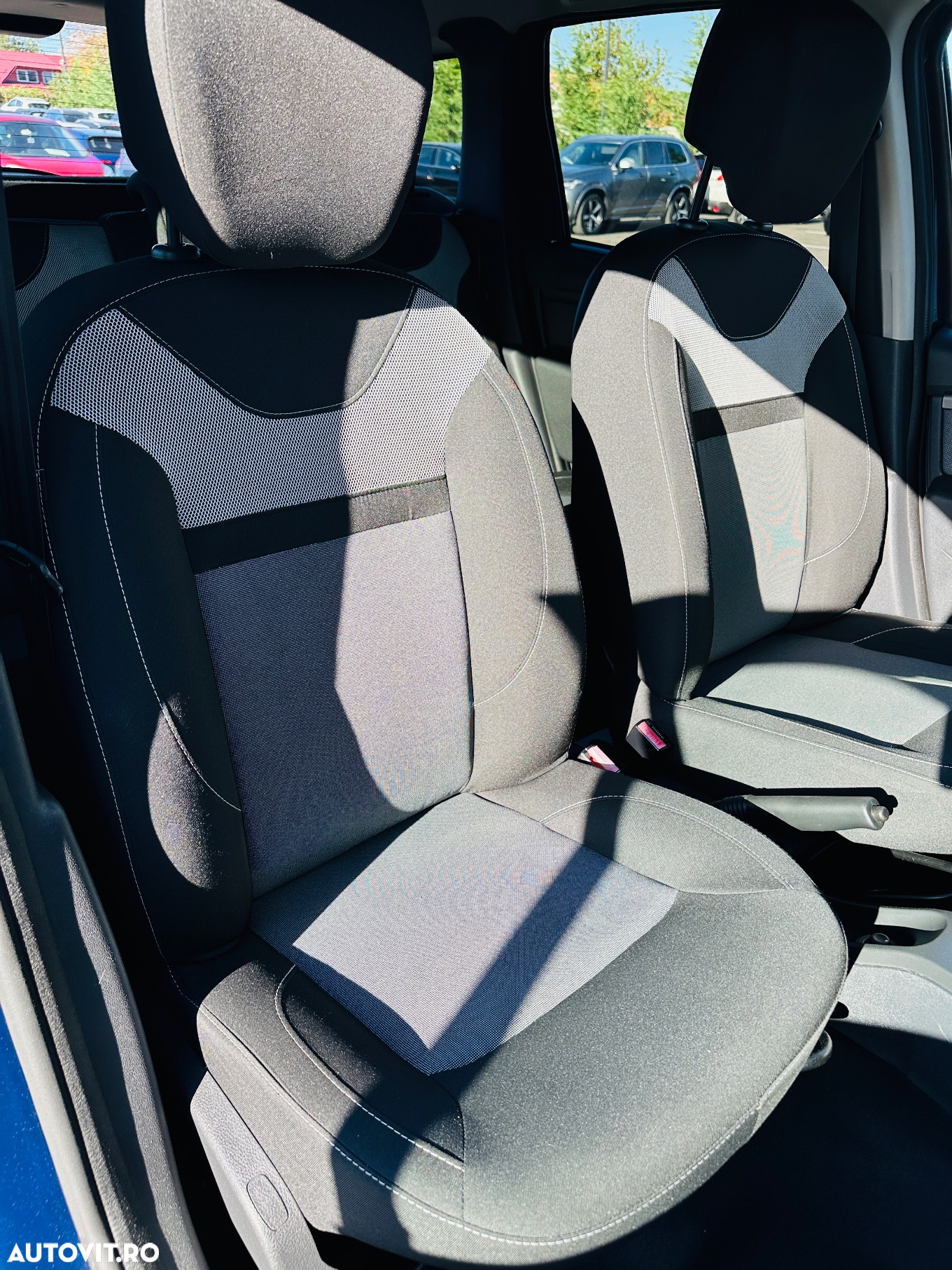 Dacia Duster 1.6 4x2 Laureate - 13