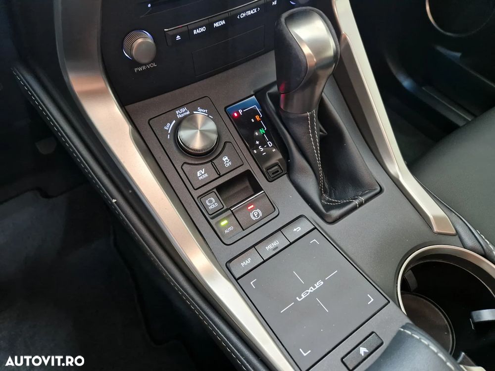 Lexus Seria NX 300h AWD Business - 22