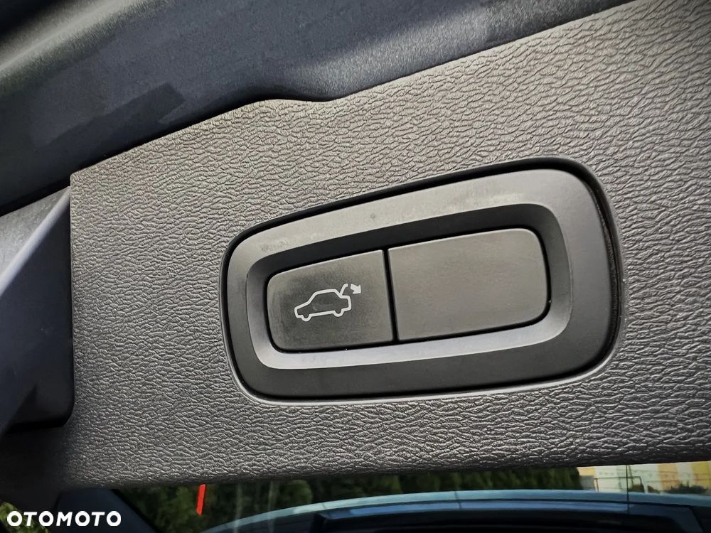 Volvo V60 D3 Momentum - 28