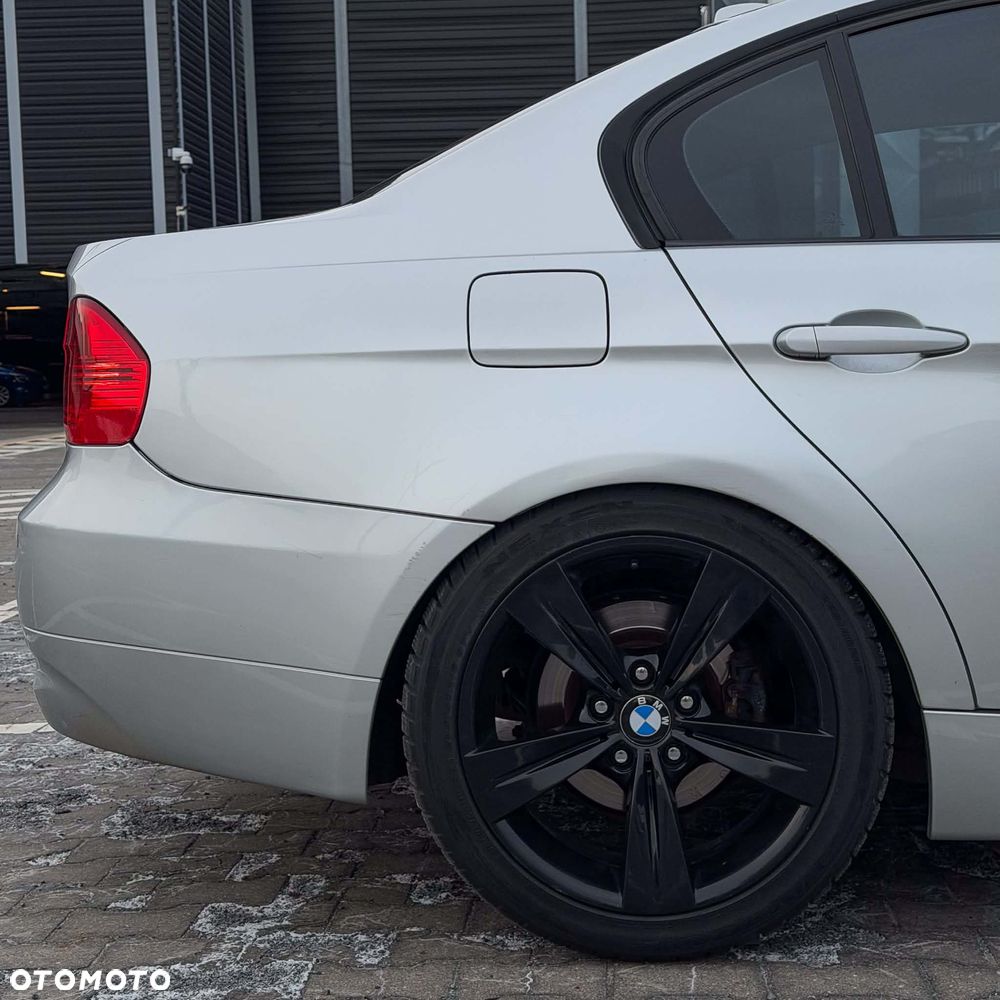 BMW Seria 3 325i - 7