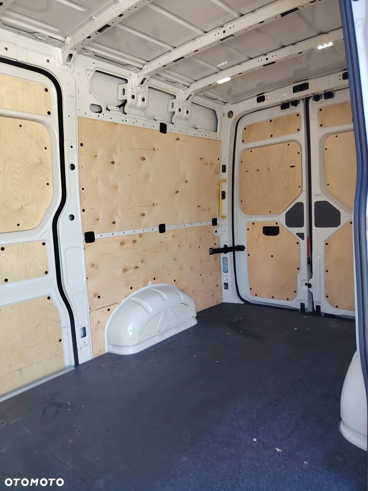 Volkswagen CRAFTER 2021 2,0 TDI 177KM AUTOMAT L2H2 DUBEL DRZWI EURO6 CENA BRUTTO VAT 23% KLIMA - 35