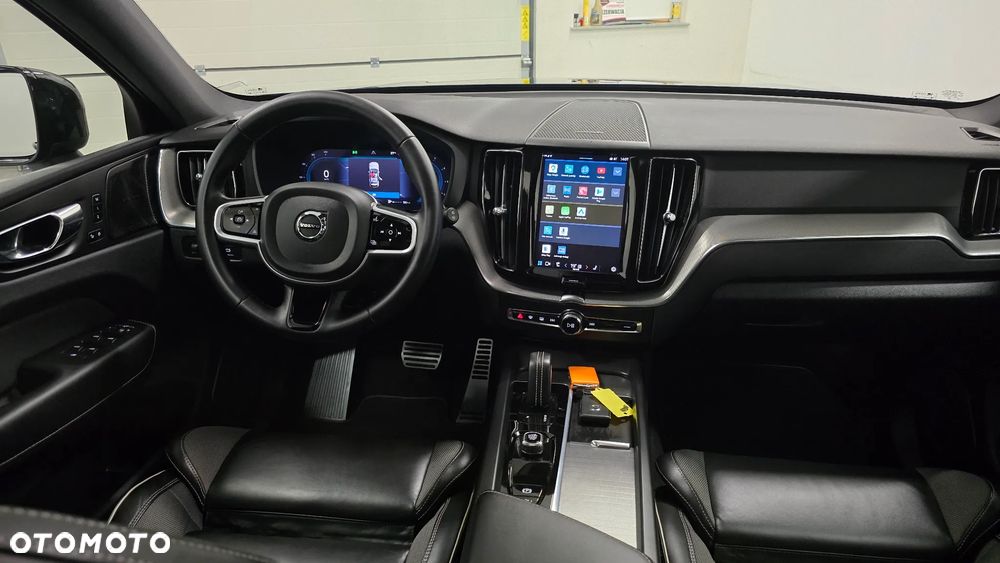 Volvo XC 60 B4 D AWD Ultimate Dark - 8