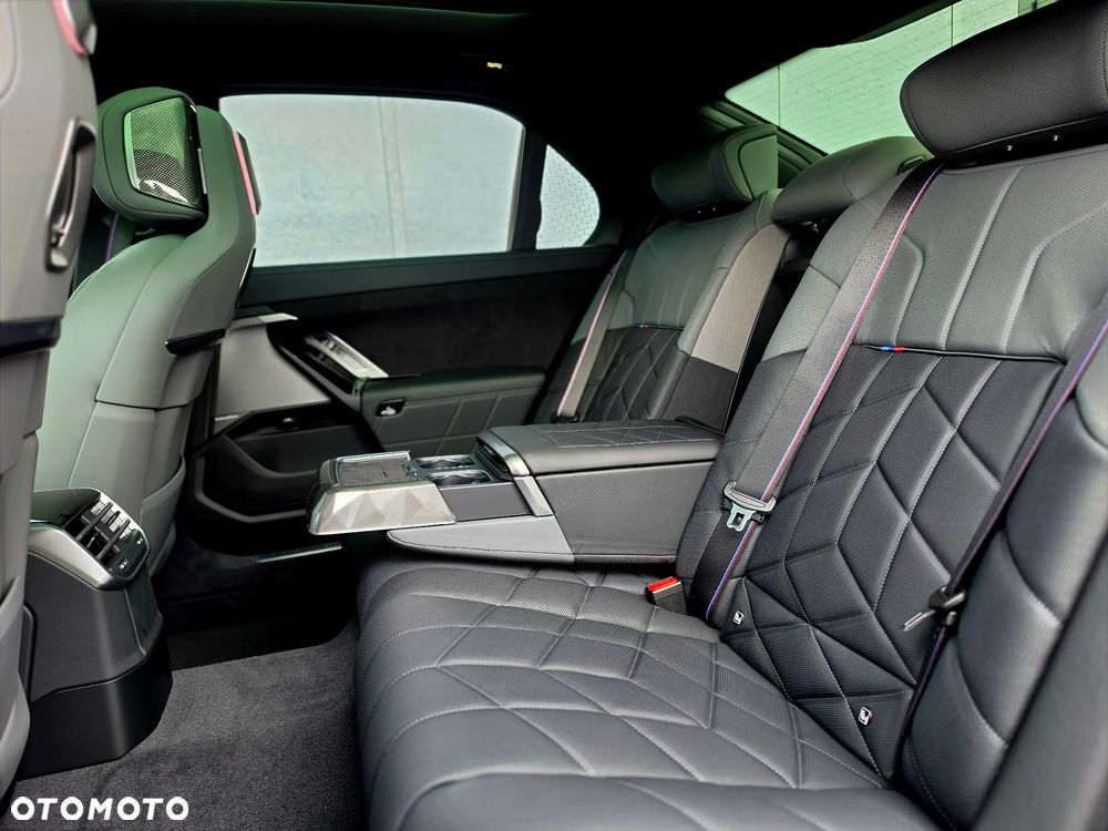 BMW Seria 7 740 xDrive - 31