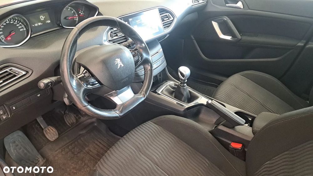 Peugeot 308 1.6 THP Active - 8