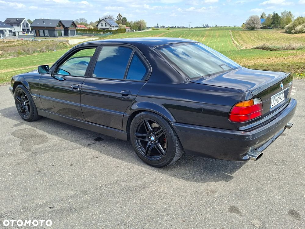 BMW Seria 7 750i - 2