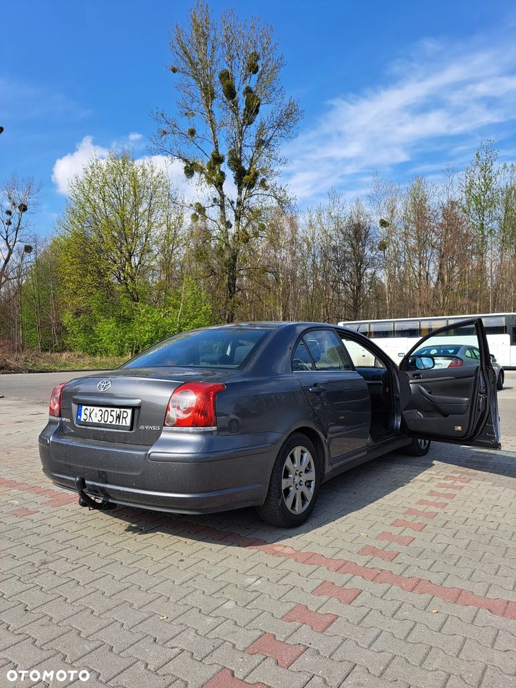 Toyota Avensis 2.0 VVT-i Sol plus - 4