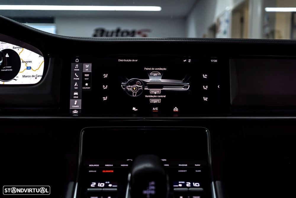 Porsche Panamera 4 S - 35