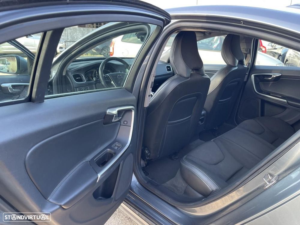 Volvo S60 2.0 D2 Momentum Drive - 12