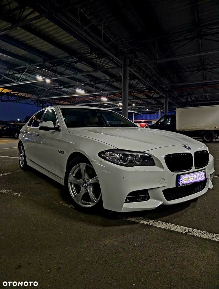 BMW Seria 5 528i xDrive Luxury Line - 4