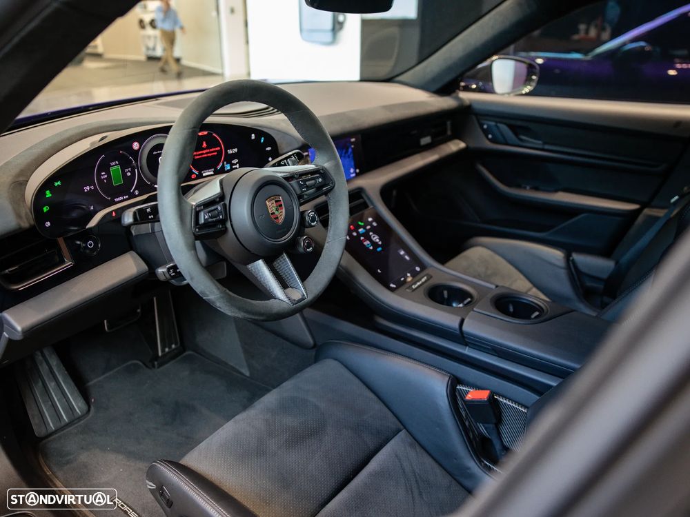 Porsche Taycan Turbo GT Weissach - 33