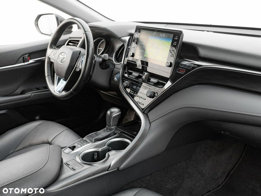 Toyota Camry - 32