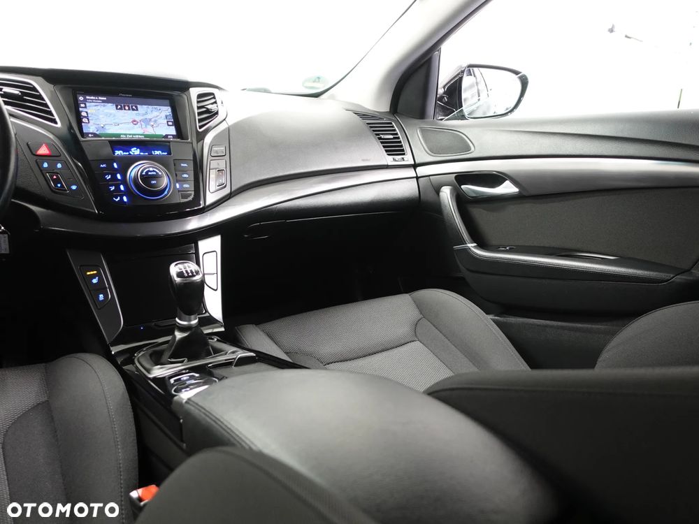 Hyundai i40 Kombi blue 1.7 CRDi Trend - 35